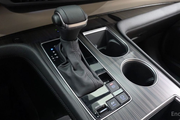 2023 Toyota Sienna с пробегом 49 807 км