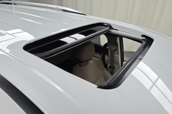 2023 Toyota Sienna с пробегом 12 363 км