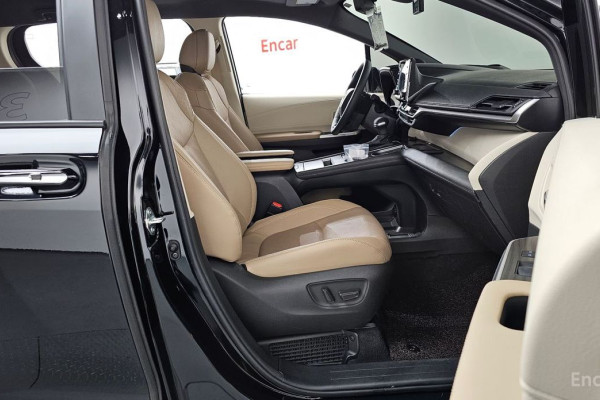 2023 Toyota Sienna с пробегом 28 552 км