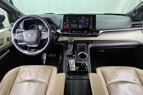 2021 Toyota Sienna с пробегом 68 753 км