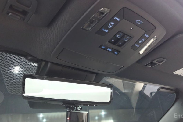 2023 Toyota Sienna с пробегом 49 807 км