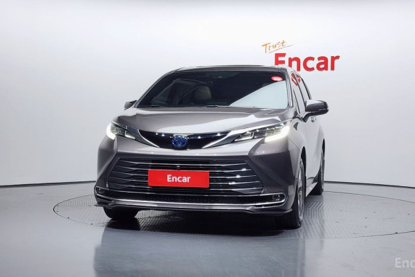 2023 Toyota Sienna с пробегом 73 551 км