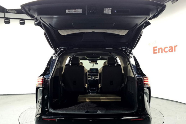 2023 Toyota Sienna с пробегом 28 552 км