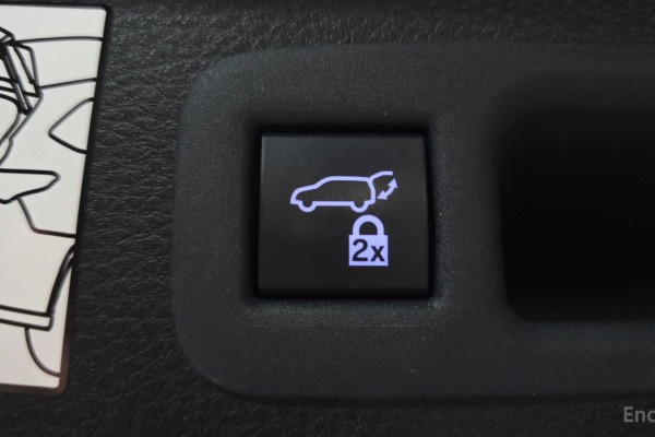 2023 Toyota Sienna с пробегом 49 807 км