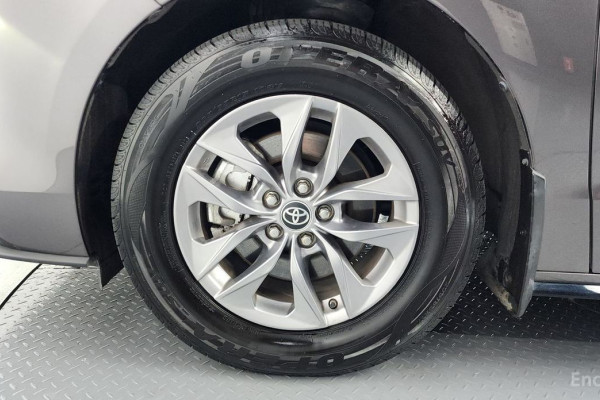 2023 Toyota Sienna с пробегом 73 551 км