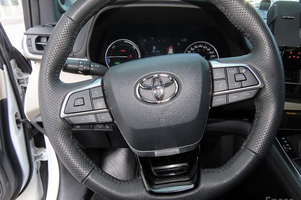 2023 Toyota Sienna с пробегом 17 857 км