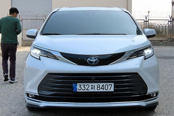 2023 Toyota Sienna с пробегом 17 857 км