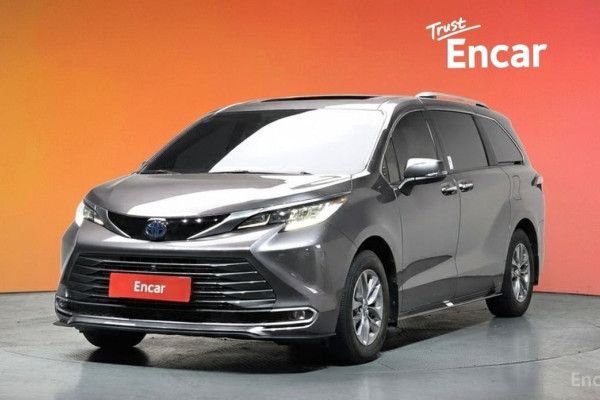 2023 Toyota Sienna с пробегом 54 651 км