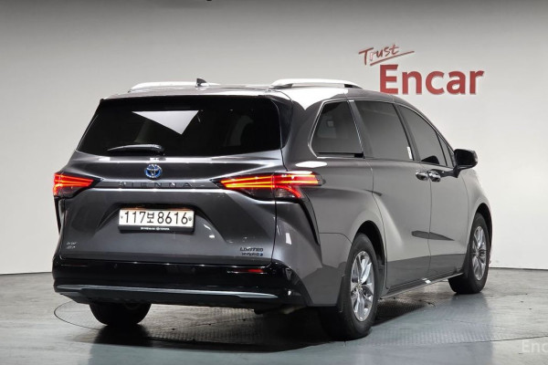 2023 Toyota Sienna с пробегом 54 651 км