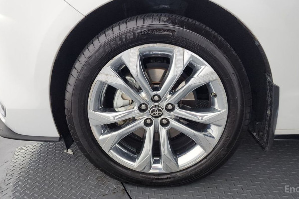 2023 Toyota Sienna с пробегом 44 673 км