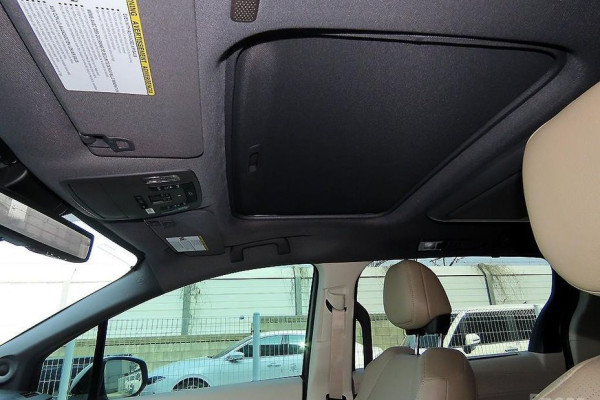 2023 Toyota Sienna с пробегом 17 857 км