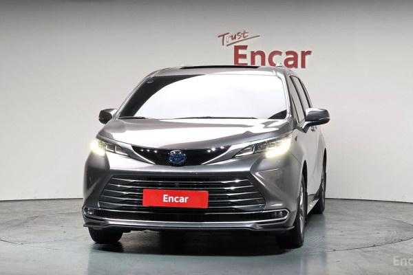 2023 Toyota Sienna с пробегом 54 651 км