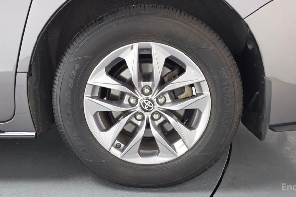 2023 Toyota Sienna с пробегом 54 651 км