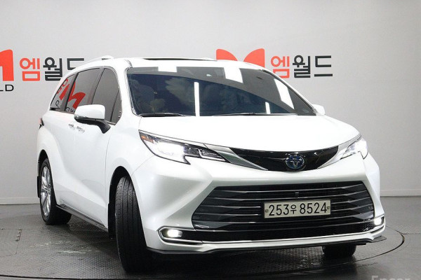 2022 Toyota Sienna с пробегом 31 390 км