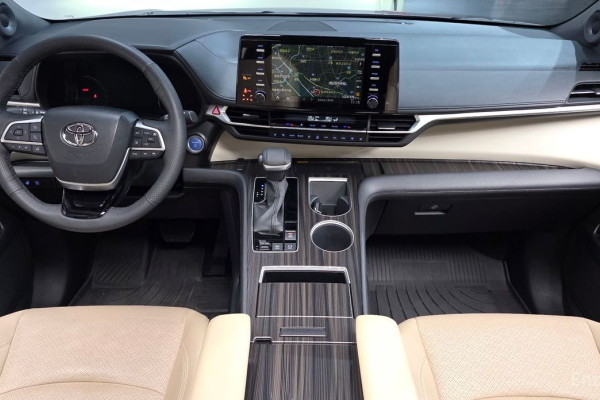 2023 Toyota Sienna с пробегом 54 651 км