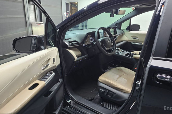2022 Toyota Sienna с пробегом 38 689 км
