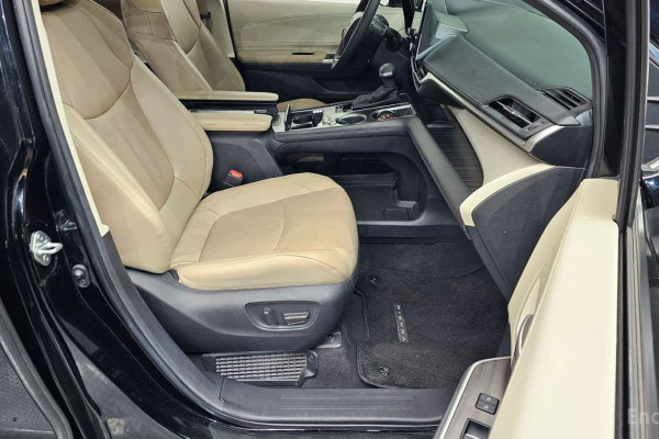 2023 Toyota Sienna с пробегом 72 609 км