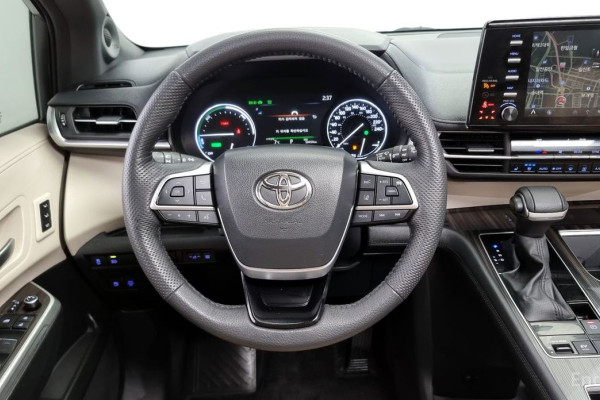 2023 Toyota Sienna с пробегом 50 454 км