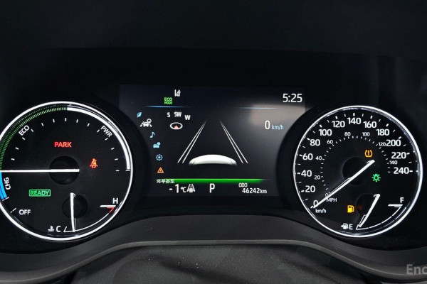 2023 Toyota Sienna с пробегом 46 242 км