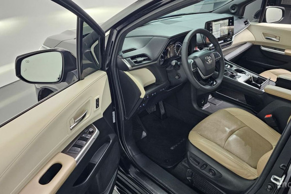 2023 Toyota Sienna с пробегом 72 609 км