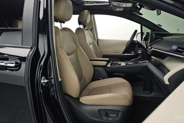 2023 Toyota Sienna с пробегом 46 242 км