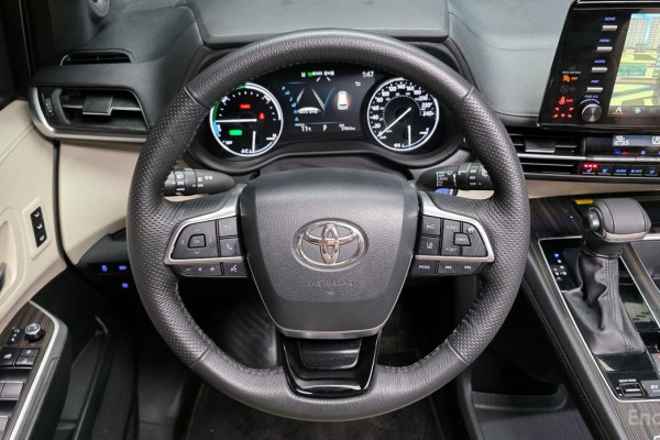 2023 Toyota Sienna с пробегом 57 063 км