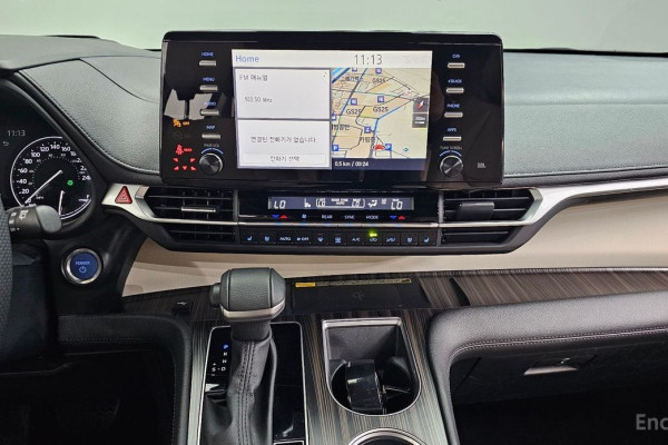 2023 Toyota Sienna с пробегом 72 609 км