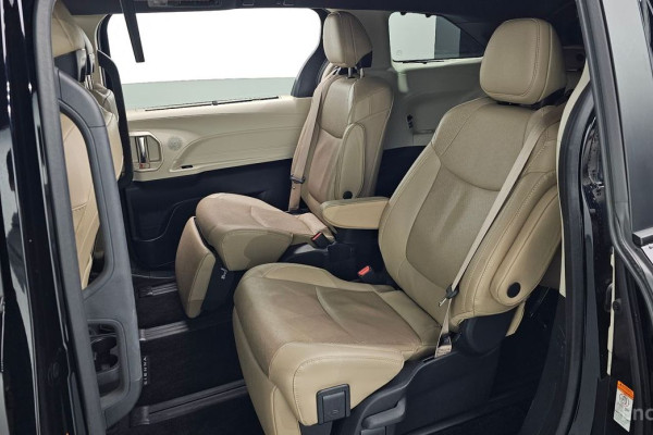 2023 Toyota Sienna с пробегом 46 242 км