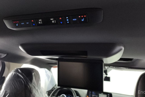 2023 Toyota Sienna с пробегом 44 673 км