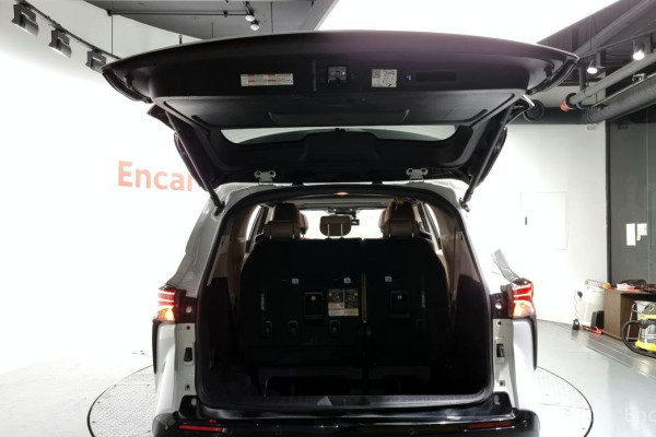 2023 Toyota Sienna с пробегом 50 454 км