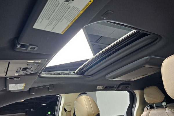 2023 Toyota Sienna с пробегом 72 609 км