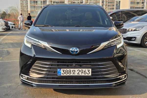 2022 Toyota Sienna с пробегом 42 271 км