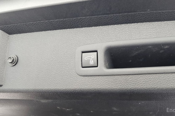 2023 Toyota Sienna с пробегом 72 609 км