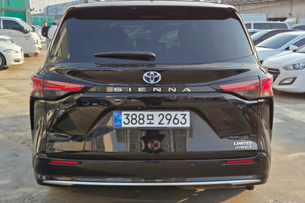 2022 Toyota Sienna с пробегом 42 271 км