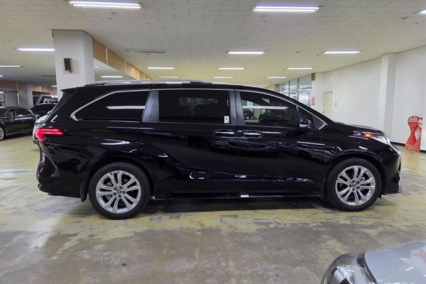 2022 Toyota Sienna с пробегом 42 271 км