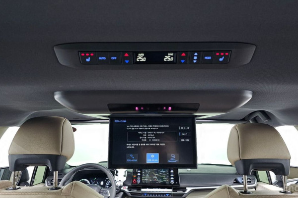 2023 Toyota Sienna с пробегом 46 242 км