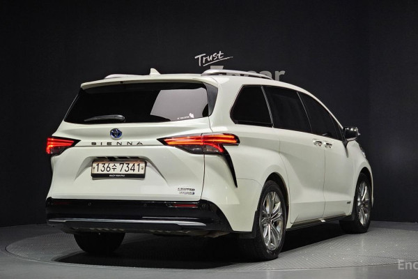 2021 Toyota Sienna с пробегом 67 333 км