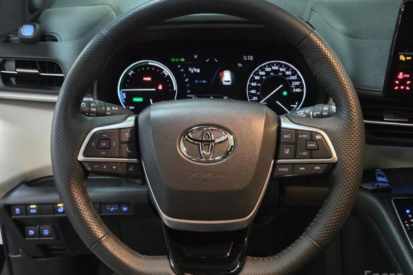 2022 Toyota Sienna с пробегом 42 271 км