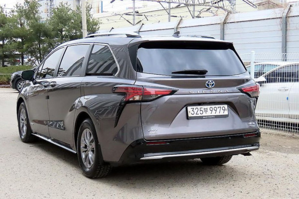 2021 Toyota Sienna с пробегом 77 910 км