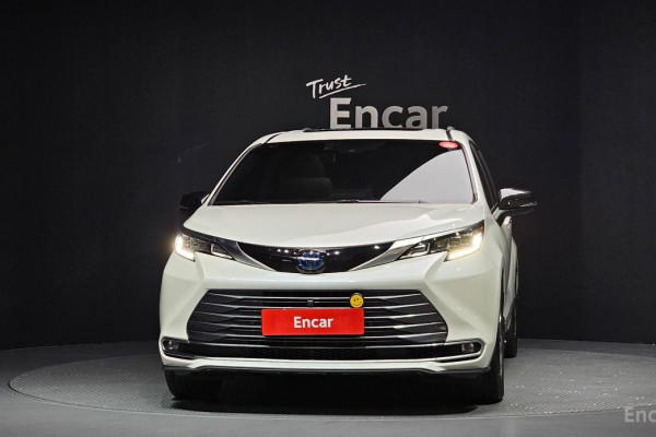 2021 Toyota Sienna с пробегом 67 333 км