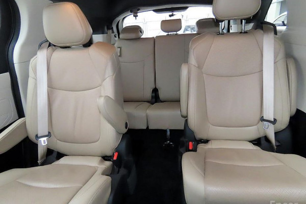 2021 Toyota Sienna с пробегом 77 910 км