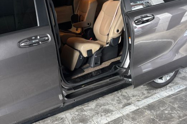 2023 Toyota Sienna с пробегом 105 000 км