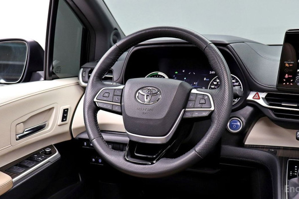 2022 Toyota Sienna с пробегом 71 177 км