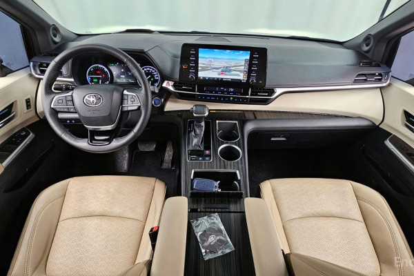 2021 Toyota Sienna с пробегом 67 333 км