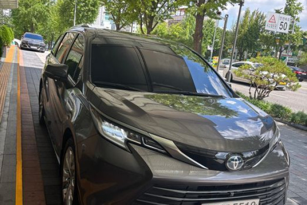 2023 Toyota Sienna с пробегом 105 000 км