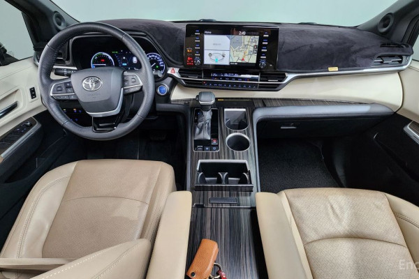 2021 Toyota Sienna с пробегом 97 934 км