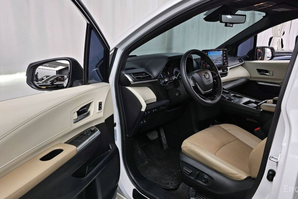 2021 Toyota Sienna с пробегом 67 333 км