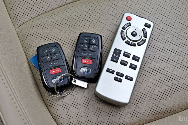 2022 Toyota Sienna с пробегом 71 177 км