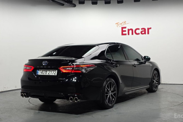 2023 Toyota Camry с пробегом 13 356 км