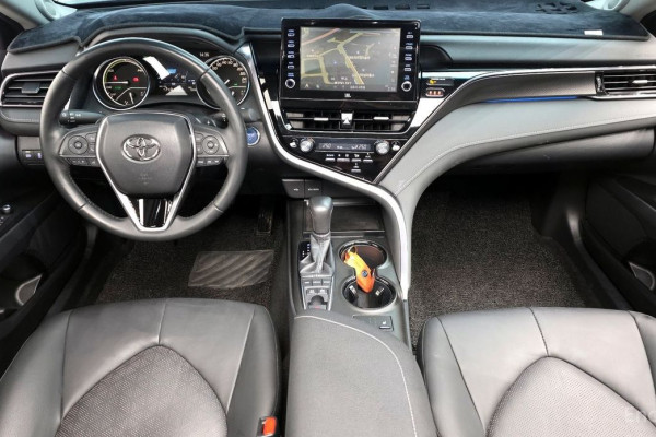 2023 Toyota Camry с пробегом 13 356 км